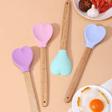 Pink Love Silicone Spatula Heart-Shaped Spatulas with Wooden Handle Baking Spatula Kitchen Utensils Egg Making Cake Baking Tool